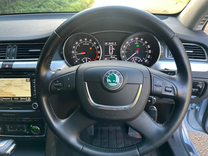 SKODA SUPERB 2.0 TDI Elegance DSG Euro 5 5dr 2013