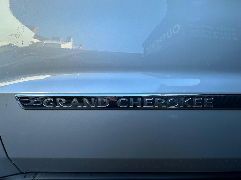 JEEP GRAND CHEROKEE 3.0 CRD Limited 4WD 5dr 2011