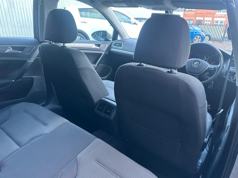 VOLKSWAGEN GOLF 1.6 TDI BlueMotion Tech SE Euro 5 (s/s) 5dr 2013