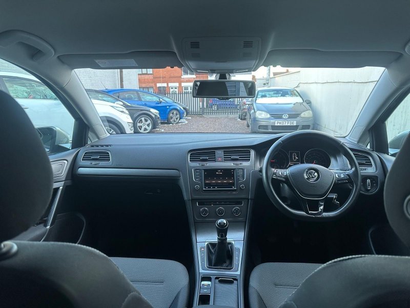 VOLKSWAGEN GOLF 1.6 TDI BlueMotion Tech SE Euro 5 (s/s) 5dr 2013