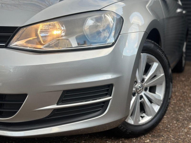 VOLKSWAGEN GOLF 1.6 TDI BlueMotion Tech SE Euro 5 (s/s) 5dr 2013