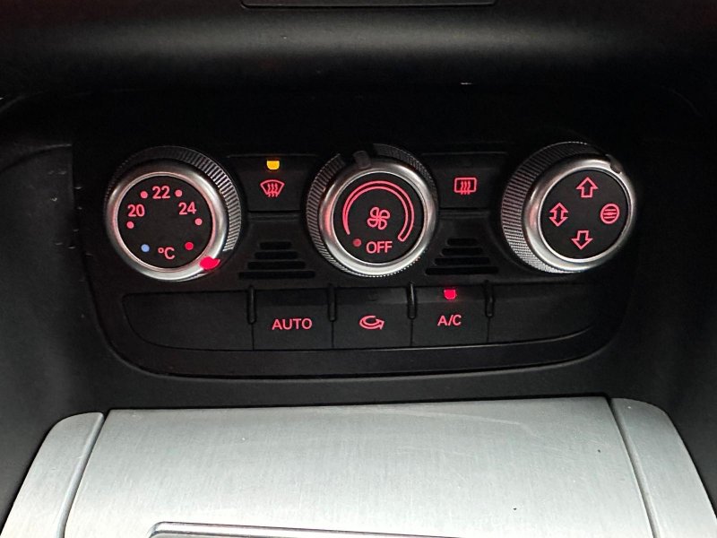 AUDI TT 2.0 TDI Black Edition quattro Euro 5 3dr 2013