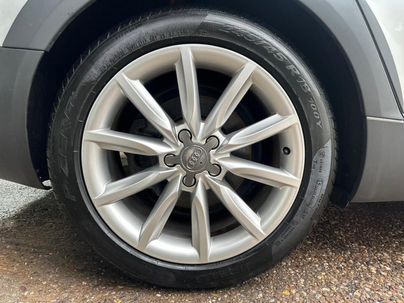 AUDI A6 ALLROAD 3.0 TDI quattro 5dr 2009
