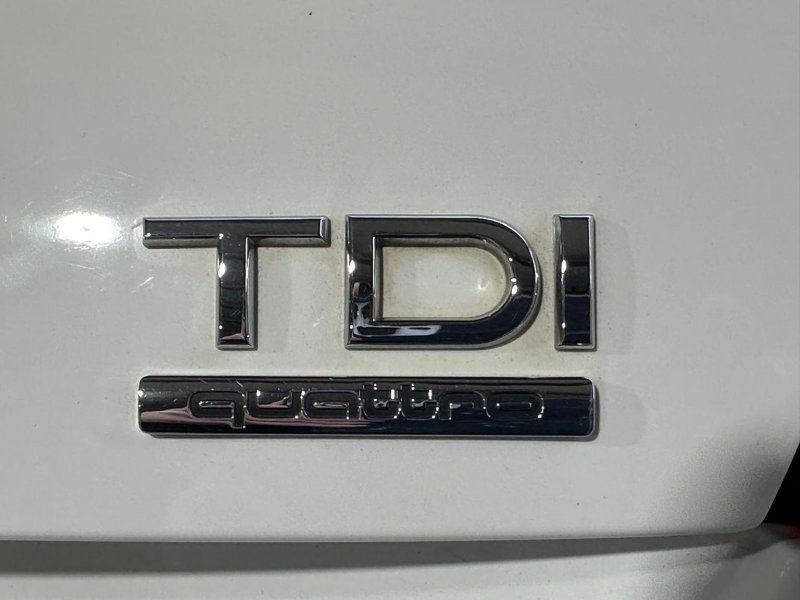 AUDI TT 2.0 TDI Black Edition quattro Euro 5 3dr 2011