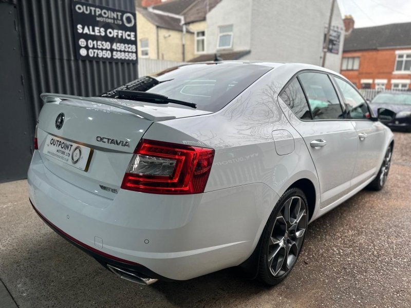 SKODA OCTAVIA 2.0 TDI vRS DSG Euro 5 (s/s) 5dr 2015