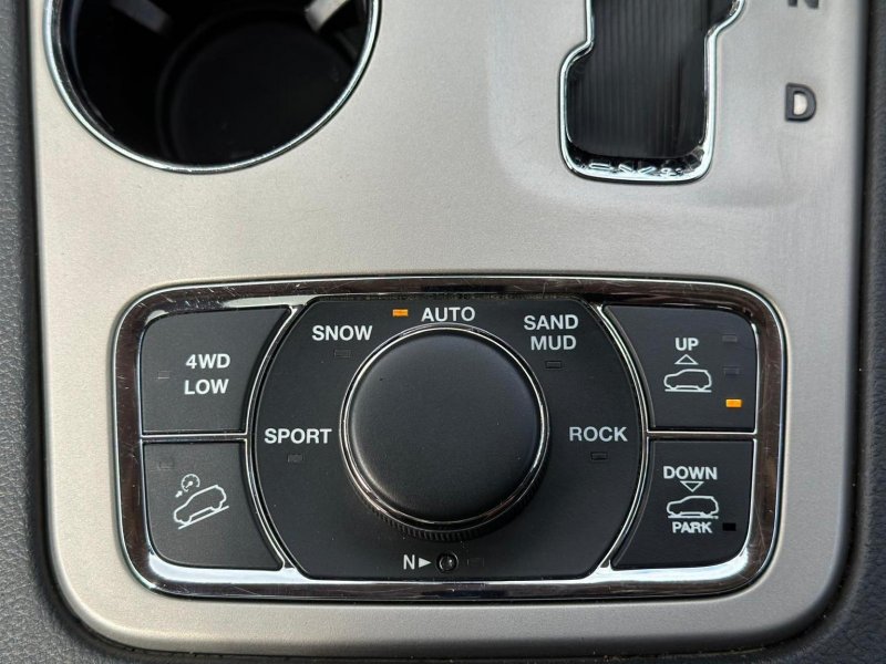 JEEP GRAND CHEROKEE 3.0 V6 CRD Overland Summit Auto 4WD Euro 5 5dr 2012