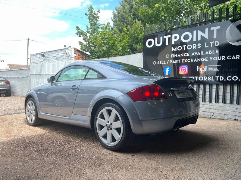 AUDI TT 3.2 DSG quattro 2dr 2004