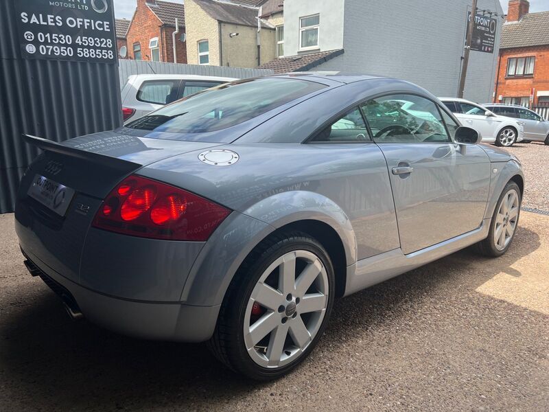 AUDI TT 3.2 DSG quattro 2dr 2004