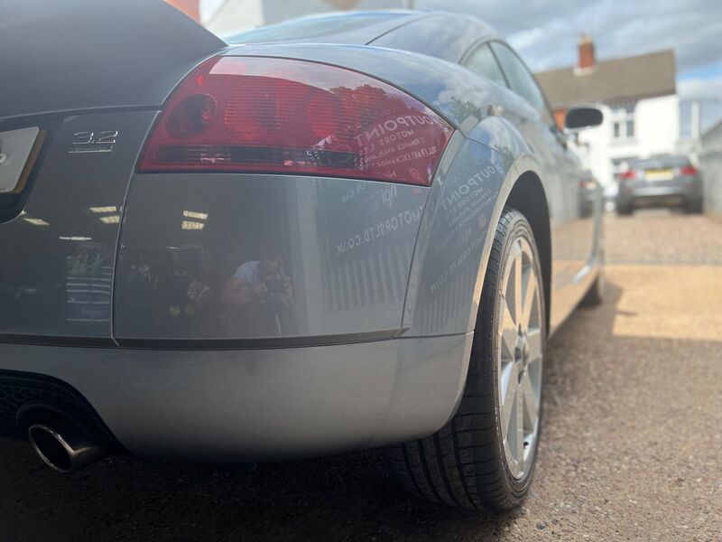 AUDI TT 3.2 DSG quattro 2dr 2004