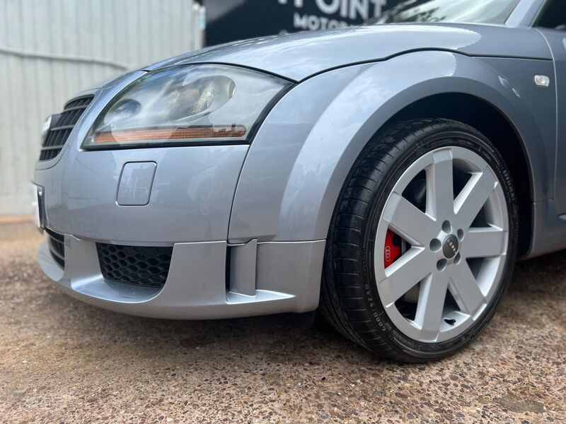 AUDI TT 3.2 DSG quattro 2dr 2004