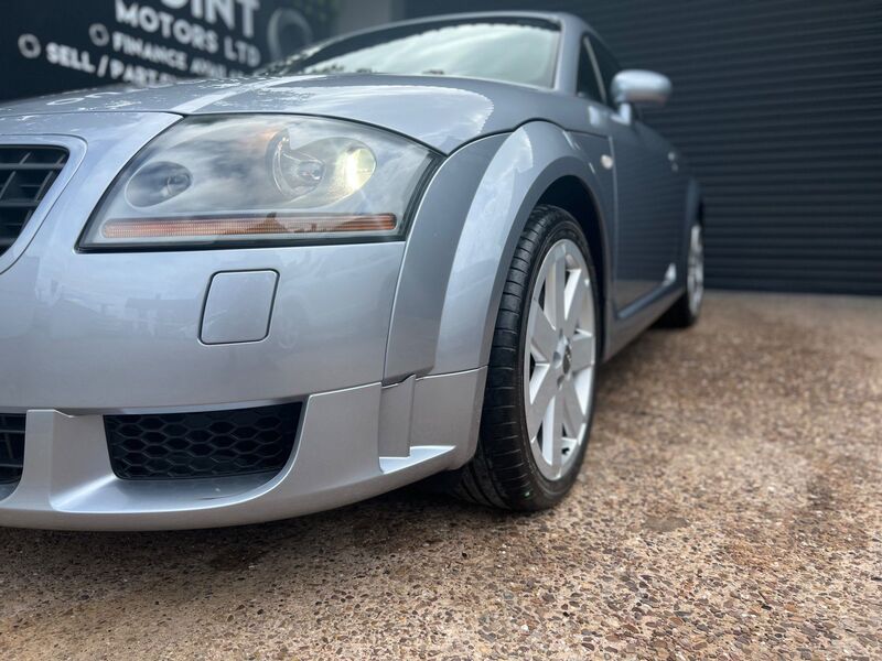 AUDI TT 3.2 DSG quattro 2dr 2004