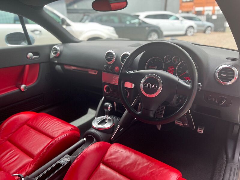 AUDI TT 3.2 DSG quattro 2dr 2004